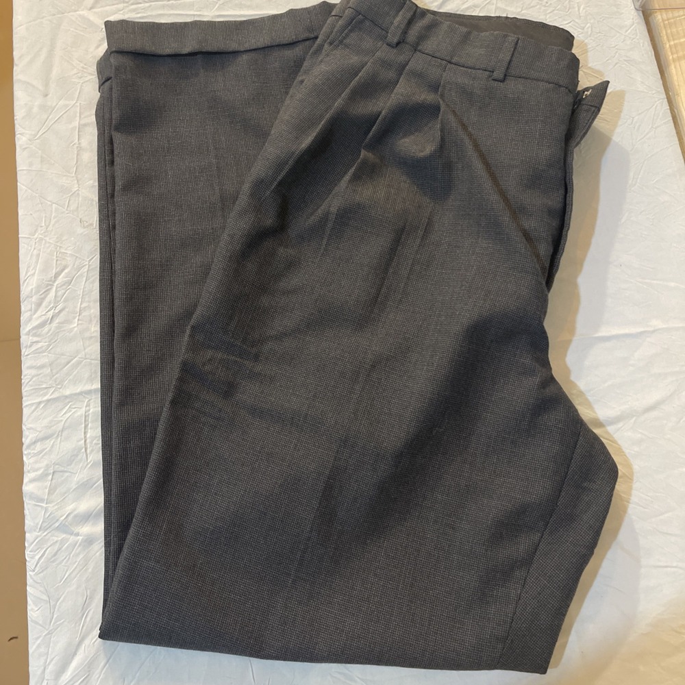 City Streets Custom Fit Suits Dress Pants 38x32 Black Gray Striped Cuffed Slacks